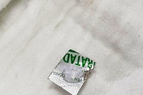 Hy hữu viên thuốc còn nguyên vỉ nằm trong tá tràng của người phụ nữ