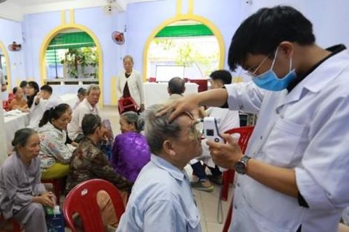 Y tế - Sức khỏe Y tế - Sức khỏe Hơn 400 người cao tuổi được khám, tầm soát bệnh lý miễn phí
