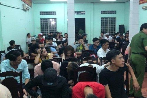 Phát hiện gần 150 'dân chơi' dương tính với ma túy trong quán bar Ozone Club