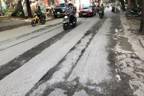 'Con đường đau khổ' ở Hà Nội vì đào lên lấp xuống