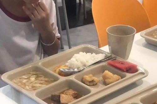Nhiều học sinh trường Việt Úc đau bụng, nôn ói sau bữa trưa