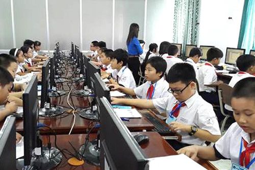 Hòa Bình: Ưu tiên tuyển dụng ở trường chưa có giáo viên tin học chính quy