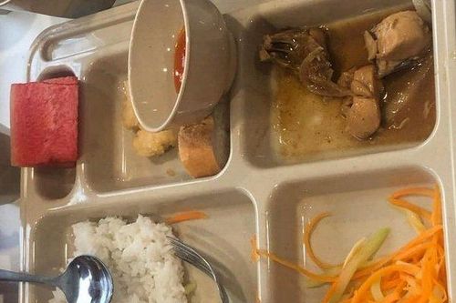 Thành lập hội phụ huynh tại trường quốc tế có suất ăn mà phụ huynh 'nhìn muốn khóc'