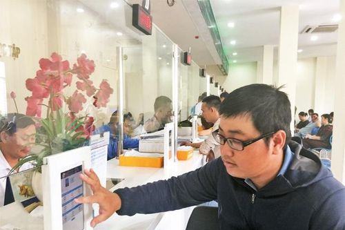 Đẩy mạnh ứng dụng công nghệ thông tin phục vụ người dân