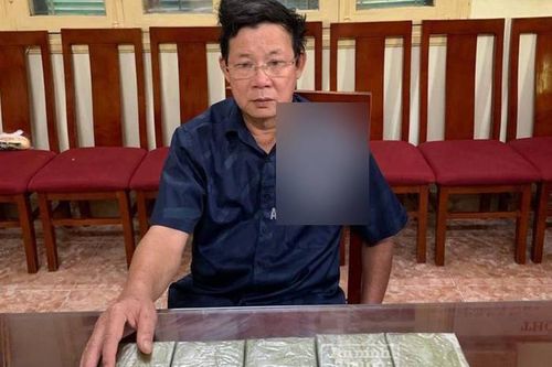 Từ Trưởng phòng Giáo dục tới 'shipper' ma túy bị bắt: Vết trượt dài của 'cán bộ' mẫn cán