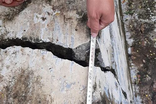 Sạt lở mốc quốc giới 609