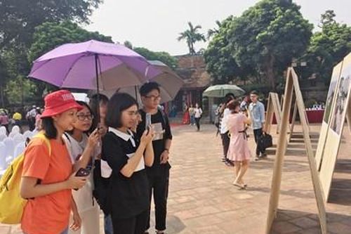 Triển lãm ảnh 'Seoul - 4 thập kỷ hóa siêu đô thị'
