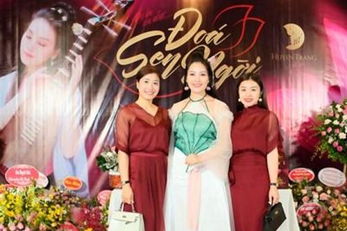 Sao mai Huyền Trang trình làng MV 'Đóa sen ngời'