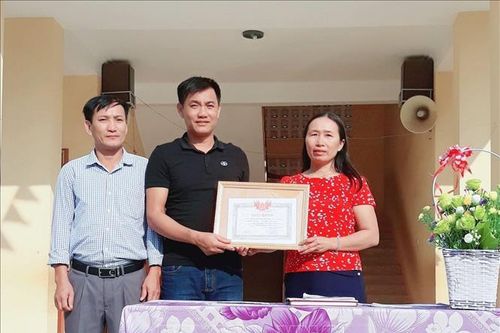 Biểu dương hai thầy giáo dũng cảm cứu người đuối nước