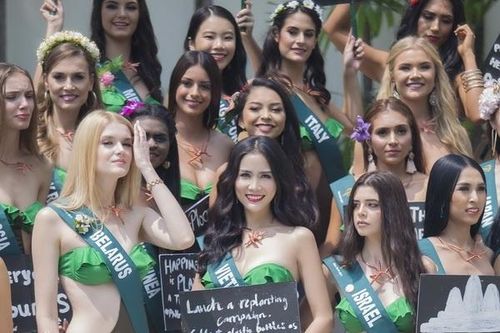 Hoàng Hạnh cùng thí sinh Hoa hậu Trái Đất khoe dáng với bikini