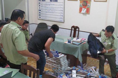 Long An: Bắt giữ hơn 4.300 gói thuốc lá lậu