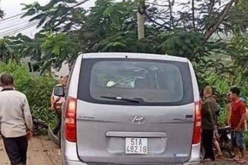 Diễn biến vụ tài xế ô tô 9 chỗ phóng nhanh, đâm tử vong 2 người rồi bỏ trốn