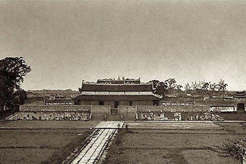 Hà Thành Kim cổ ký: Chuyện làm quan ở đất Thăng Long