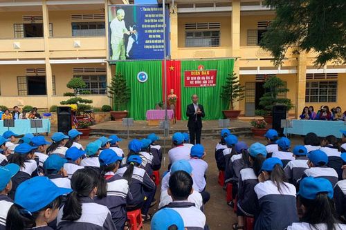 Hơn 800 học sinh tham gia 'Xây dựng văn hóa ứng xử học đường'