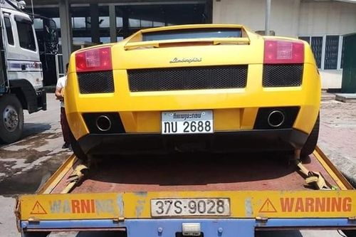 Siêu xe Lamborghini Gallardo biển số Lào xuất hiện tại Hà Tĩnh