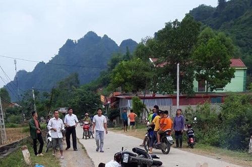 Năm người thương vong sau va chạm kinh hoàng giữa hai xe máy