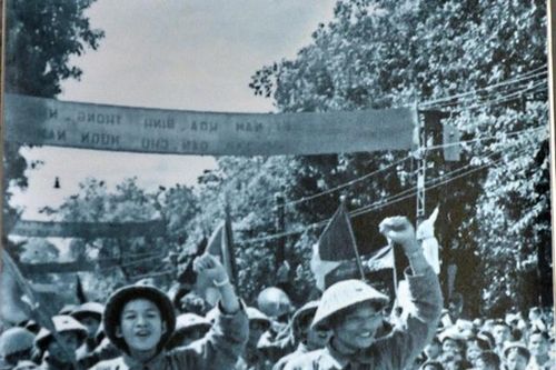 Hình ảnh Hà Nội trong thời khắc lịch sử 'mùa thu năm ấy'