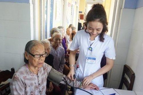 Y tế - Sức khỏe Tin tức y tế Tập huấn kỹ năng điều trị bệnh đái tháo đường cho bác sĩ nội tiết và đa khoa khu vực miền Trung-Tây nguyên