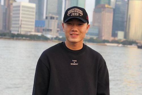 Xuân Trường có gu thời trang đơn giản, được khen giống Hàn Quốc