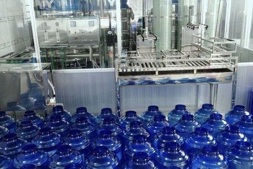 Dân Thủ đô 'khát' nước sạch, bộ Công Thương hỏa tốc yêu cầu ngăn chặn tăng giá nước đóng bình