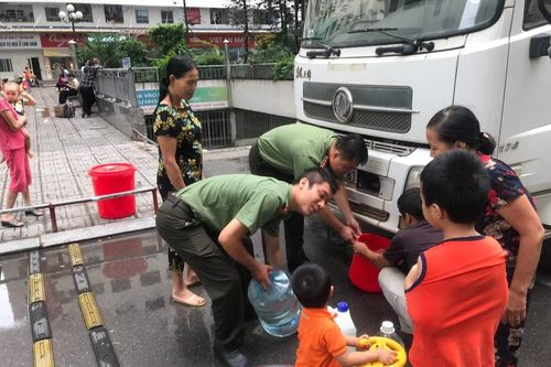 Hà Nội: Điều chỉnh nguồn cấp nước, giám sát đến cùng việc khắc phục sự cố nước sạch sông Đà