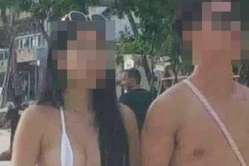 Cô gái mặc bikini 'nhỏ như sợi dây' suy sụp khi bị chỉ trích nặng nề