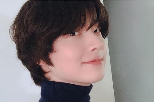 Giữa bê bối ly hôn, Goo Hye Sun khoe ảnh thơ ấu xinh như búp bê