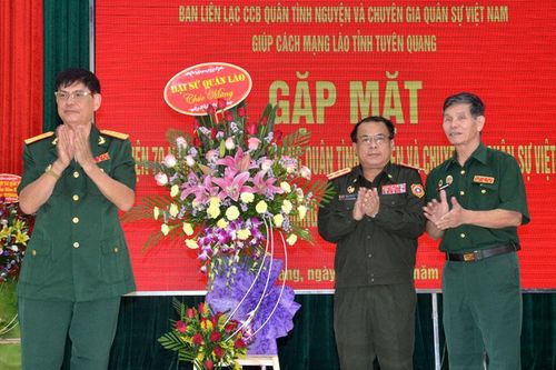 Gặp mặt 70 năm Ngày truyền thống quân tình nguyện giúp cách mạng Lào