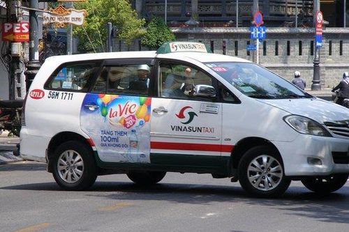 Vinasun lãi lớn nhờ quảng cáo trên taxi và thanh lý xe