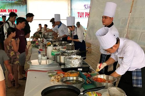 Phong phú món ngon tại Hội thi Đầu bếp giỏi Bình Thuận