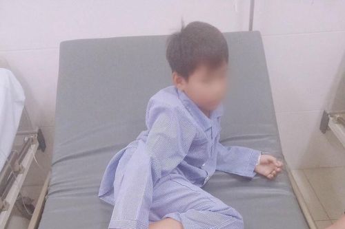 Trưởng phòng GD&ĐT: 19 bạn bị xịt hơi cay là rất bất ngờ