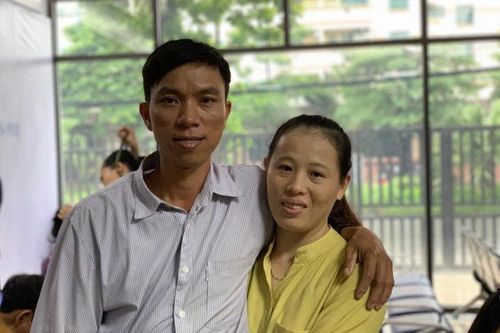 Hỗ trợ các gia đình khó khăn trong hành trình đi tìm tiếng cười trẻ thơ