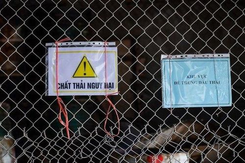 'Thâm nhập' Công ty đổ trộm dầu thải ra sông Đà