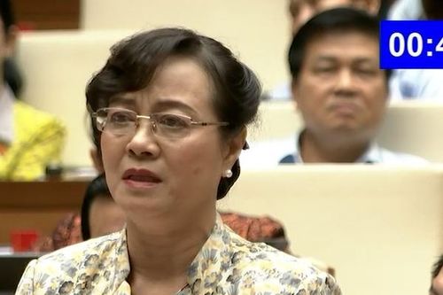 Clip: Nữ đại biểu bật khóc giữa Quốc hội khi tranh luận về giờ làm thêm