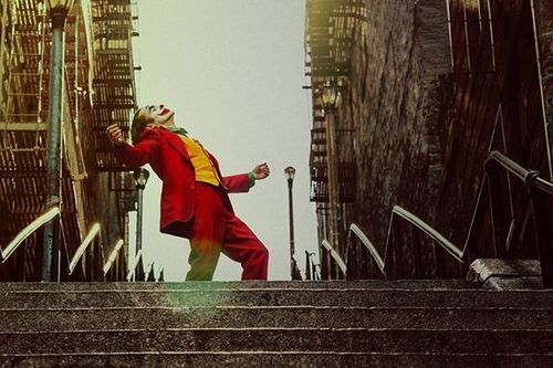 'Joker' đoạt lại ngôi vương phòng vé Bắc Mỹ từ 'Tiên hắc ám 2'