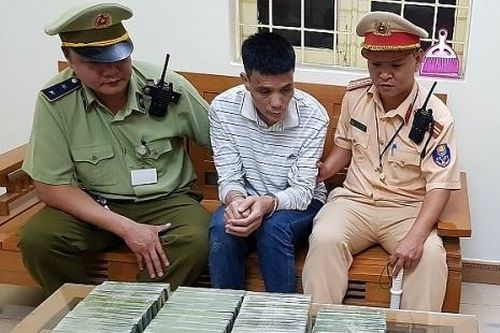 Lạng Sơn: Bắt nhóm đối tượng mua bán 40 bánh heroin