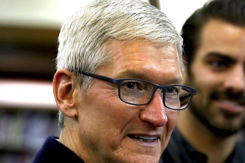 CEO Apple Tim Cook chia sẻ lý do ông quyết định công khai mình là người đồng tính