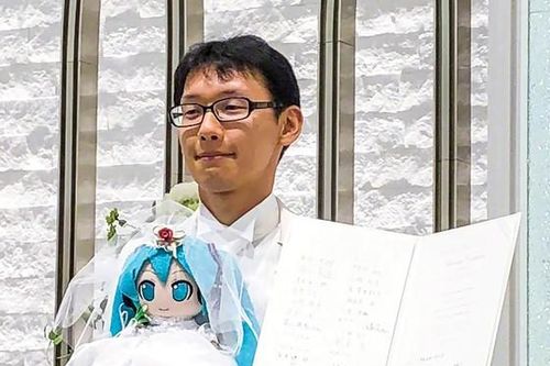 Robot đang thành… người
