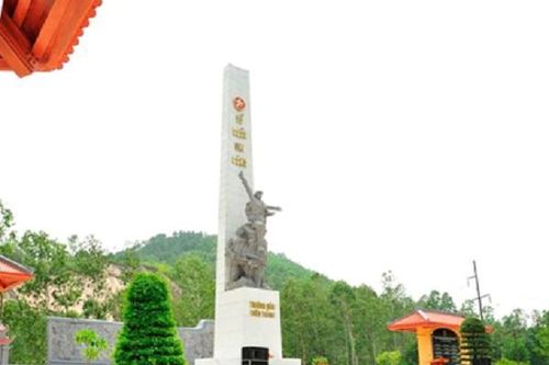 Nghệ An: Dâng hương tưởng niệm 51 năm ngày hy sinh của 13 liệt sĩ TNXP Truông Bồn