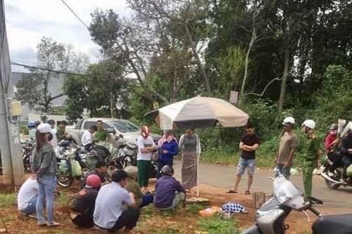 Phát hiện bé trai sơ sinh chết trong thùng rác