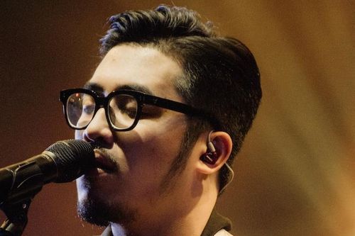 Vũ và các nghệ sĩ quốc tế diễn trong mưa ở Hà Nội
