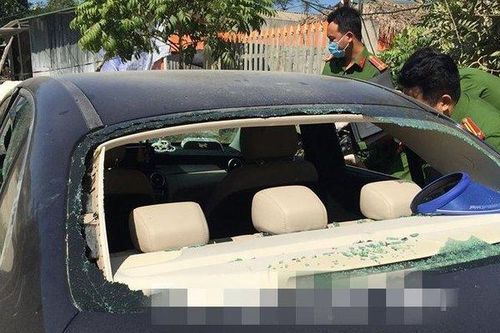 Nguyên nhân bất ngờ vụ chiếc Mercedes bị bỏ lại với máu bên đường ở Yên Bái