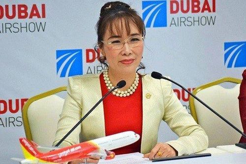 Thu tiền lẻ trên máy bay, Vietjet Air lãi gần nghìn tỷ nhờ mỳ tôm và gấu bông