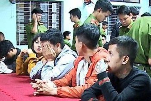28 dân chơi thác loạn ma túy thâu đêm