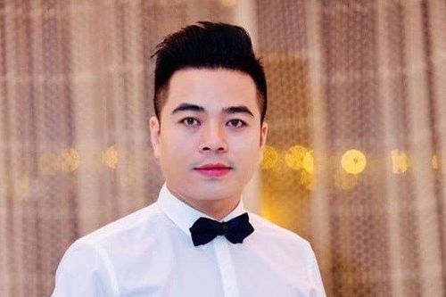 Chàng ca sĩ thủ đô và nét đẹp văn hóa trang phục của dân tộc Việt