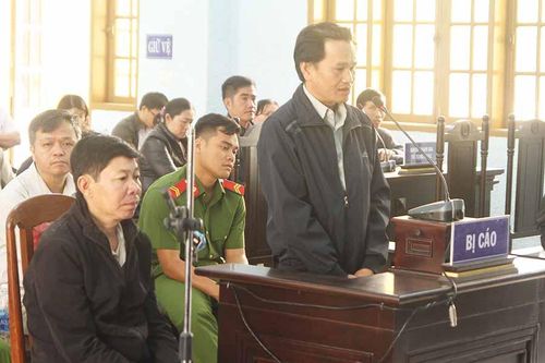 Ngày thứ 2 xét xử vụ án sai phạm ở BQLRPH Bắc Biển Hồ: Quanh co, chối tội
