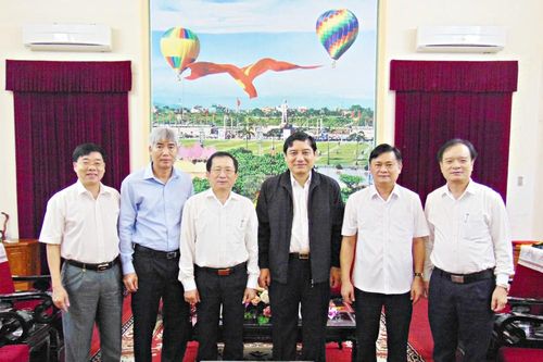 Thường trực Tỉnh ủy gặp mặt cán bộ nghỉ hưu theo chế độ