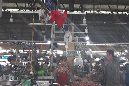 Các chợ kết thúc kinh doanh vào 15 giờ ngày 10-11