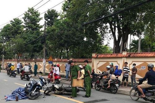 Trên đường về nhà, người phụ nữ bị xe buýt cán tử vong
