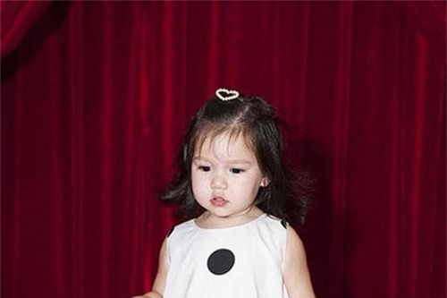 Con gái lai Tây của Hà Anh có chiều cao vượt trội khiến khán giả ngỡ ngàng
